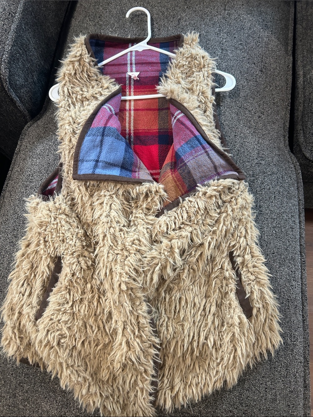Kids' Plush Faux-Fur Vest with Plaid Lining - Tan